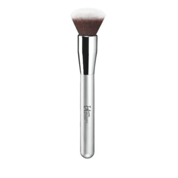 it cosmetics Makeup It Brushes Airbrush Blurring Foundation Brush 1